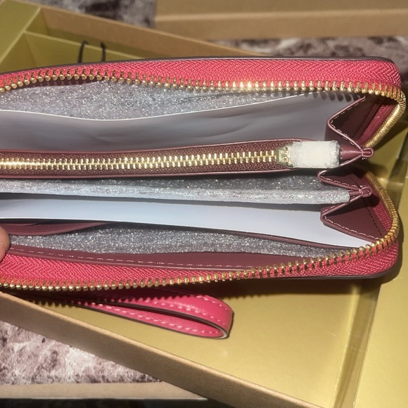 Coach Strawberry Haze patent leather wallet - Picture 5 of 6